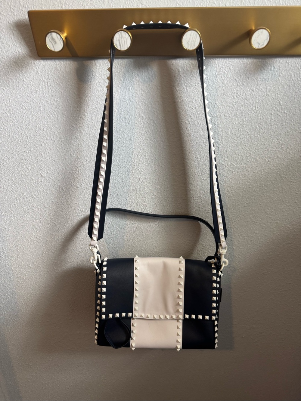 GUC Valentino Navy and White Studded Leather Shoulder Bag - Picture 11 of 13